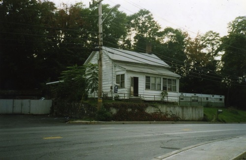 Former Vince & Nan Gallo home on the Florida Road, West Chester. 1997. Demolished 1998 and replaced by CVS Drugstore. chs-008297